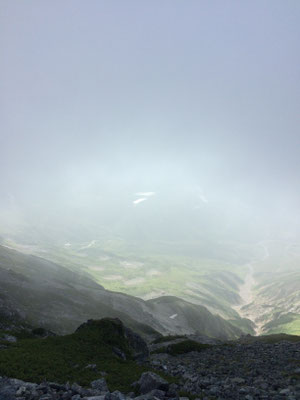 雲間に輝くみくりが池