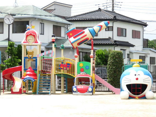 園庭にある大型遊具