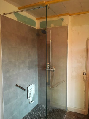 Pare douche en verre feuilleté (STADIP) 44.2 avec barre de stabilisation