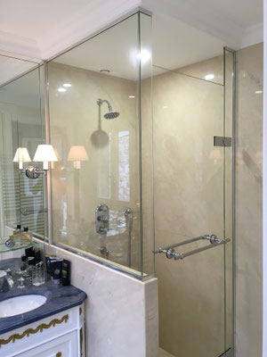 Pare douche en verre feuilleté (STADIP) 44.2 et porte en verre trempé (SECURIT)