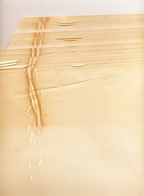 Spilling over on paper | 75×55cm | 2004 | digital print