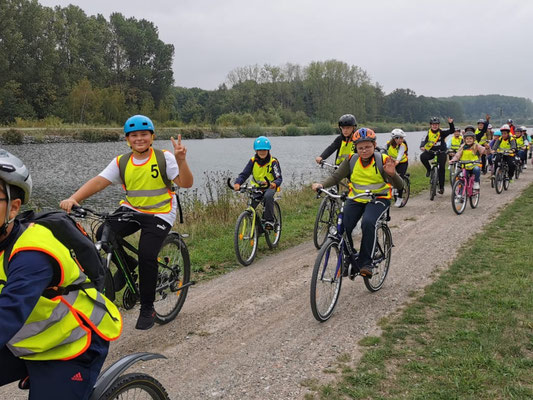 Auf dem Rückweg ging es am Kanal entlang