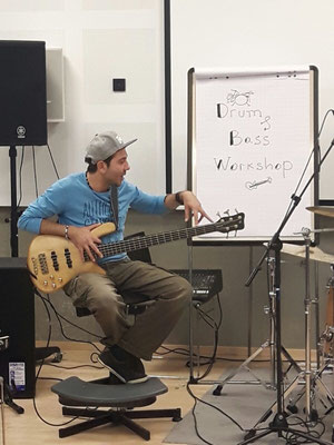 Beim "Drum & Bass Workshop" im Nordkolleg
