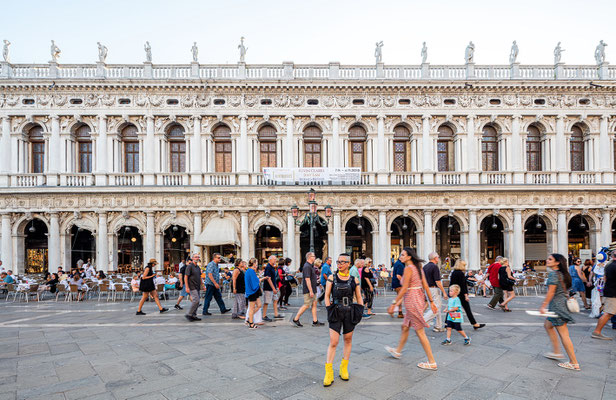 Ausstellungsansicht Jiny Lan Venedig (Foto: Sebastian Drüen)