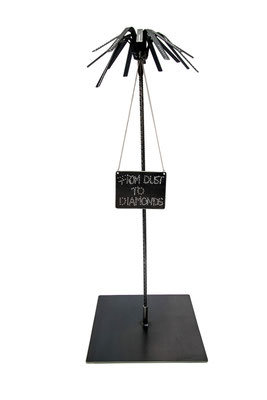ANGELA SCHILLING  I  From dust to diamonds (2)  I  Stahl, falsche Diamanten  I  120 x 50 x 50 cm