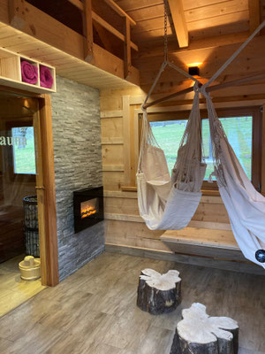 Sauna Vorraum Chill Lounge mit Minibar