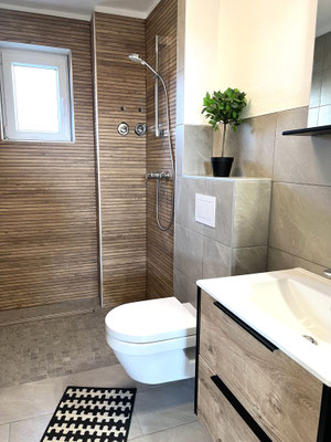 Bad ebenerdige Dusche