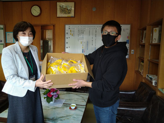 地元塩浜小学校児童全員にマスクを寄贈