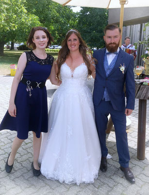 Hochzeitssängerin Nürnberg mit Brautpaar Simone und Johannes