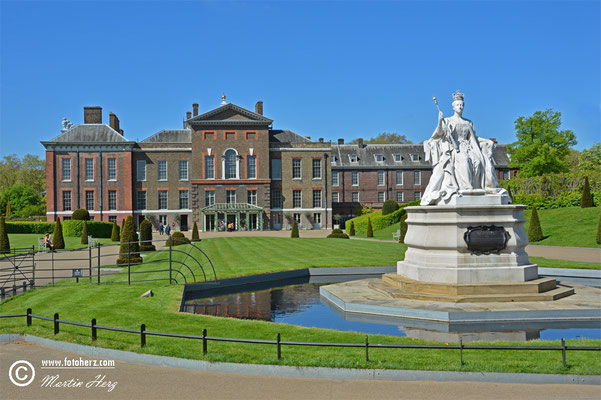 England / Great Britain / London / Der Kensington Palace ist ein Gebäude, das von Mitgliedern der britischen Königsfamilie genutzt wird. Der Palast liegt an den Kensington Gardens im Royal Borough of Kensington and Chelsea in London.