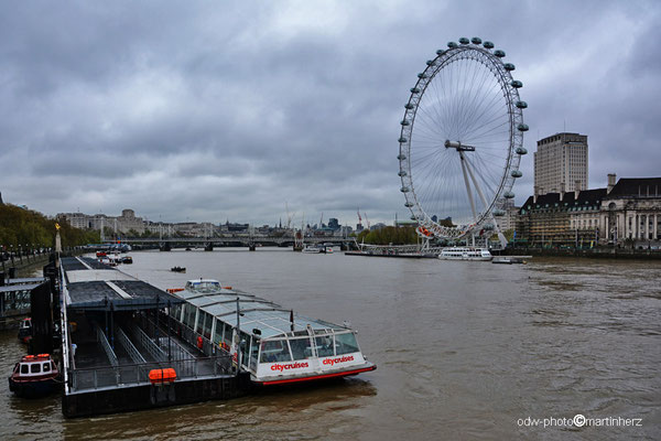 England / Great Britain / London / Coca-Cola-London Eye / Das London Eye, auch bekannt unter der Bezeichnung Millennium Wheel, ist mit einer Höhe von 135 Metern das höchste Riesenrad Europas.