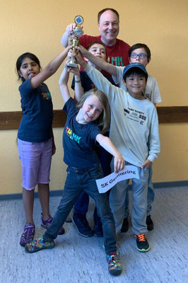v.l.n.r: Sara, Simon, Leonardo, Marc (Jugendleiter),Atticus,Alexander