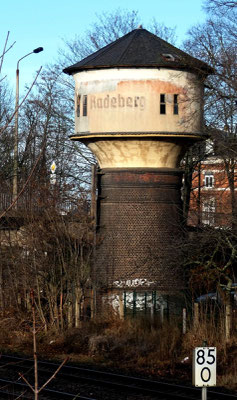 Wasserturm Bahnhof Radeberg, Turm-Schaft: brauner Klinker