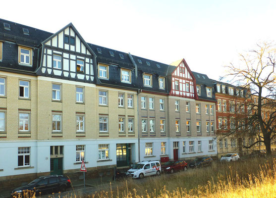 Radeberg, Kaiser-Wilhelm-Straße (heute Pestalozzistraße)  Nr. 6 und 8 (erbaut 1910 - 1912, blau-graue und gelbe Klinker)