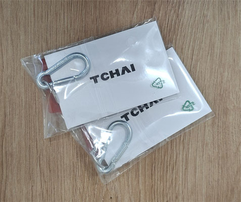 4000 sleutelhangers op maat gemaakt en verpakt.