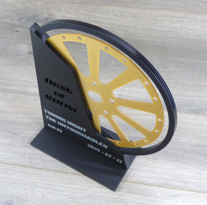 Verschillende lagen plexiglas op elkaar verlijmd.