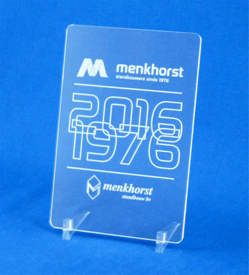 Jubileum aandenken gemaakt van 5mm dik acrylaat/plexiglas en geleverd met acrylaathouders.