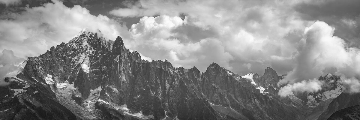 « La vallée des aiguilles » Panorama sur le Massif du Mont Blanc, Chamonix, Haute-Savoie (74)