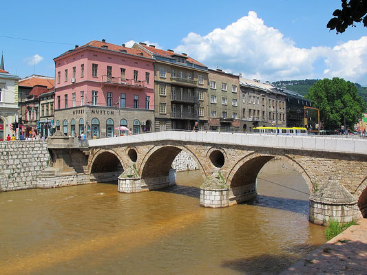 Der Ort, an dem das 20. Jahrhundert begann: Lateinische Brücke, Sarajevo 1914.