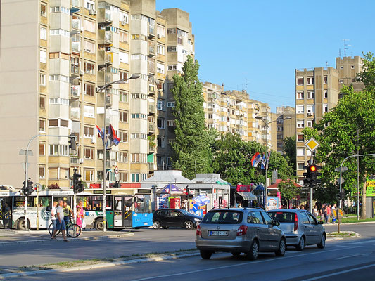 Novi Sad. Breite Boulevards prägen die Innenstadt