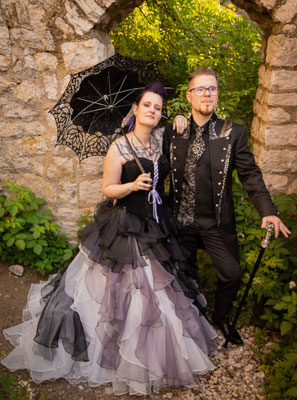 gothic brautkleid schwarz weiß grau