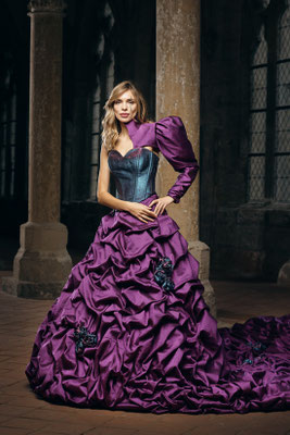 brautkleid in lila, farbige brautmode, rockabilly