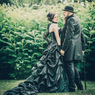 Steampunk Brautkleid, ausgefallener Gehrock, Extravagante Hochzeitsanzüge