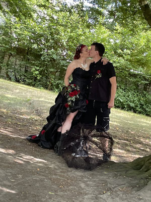 farbiges brautkleid