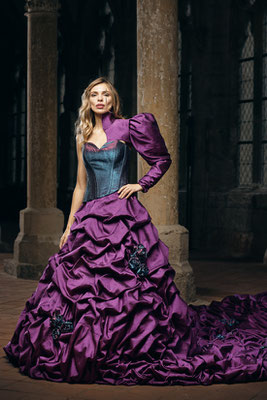 extravagante brautmode, farbiges brautkleid, designerkleider