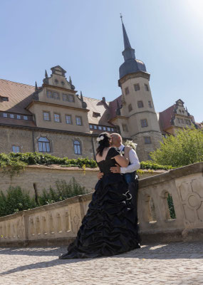 hochzeitsmode, gothiic , coole brautmode, ausgefallene hochzeitsmode