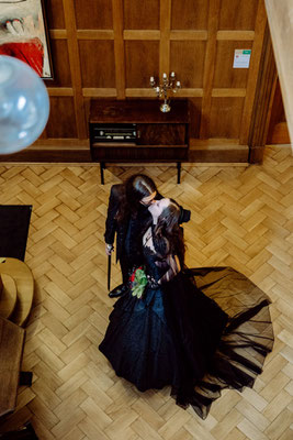 gothic brautkleid schwarz bunt