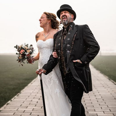 extravaganter bräutigam, hochzeitsanzüge