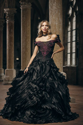 schwarzes Brautkleid
