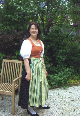 Unsere fesche Chorleiterin ... stellt vor ...