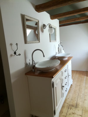 Der Blick Durchs Schlusselloch Land Liebe Badmobel Landhaus