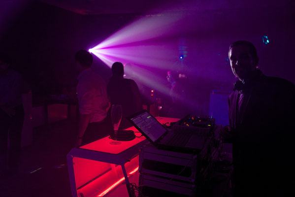 DJ & Lightshow