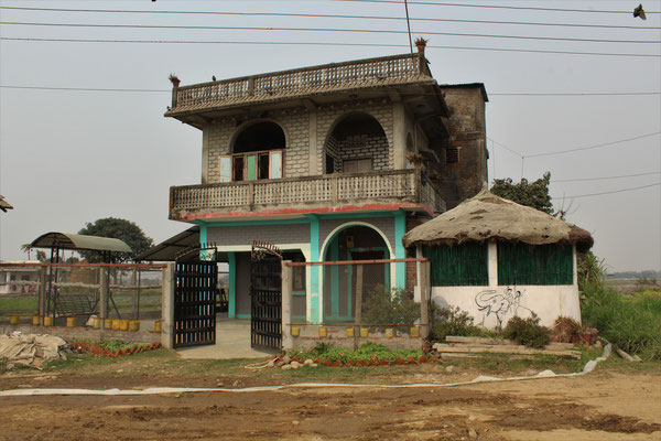 La maison de Taranath, Angana, Aakriti et Ananta