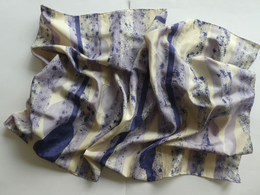 s0023 Seidenschal<br>Antung | 172 x 55 cm | Unikat | 2018 | CH handrolliert