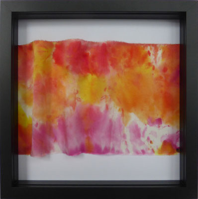 b0123 Im Fluss 3D<br>Seide Crêpe Satin | Rahmen Holz schwarz | 20 x 20 cm | Unikat | 2014