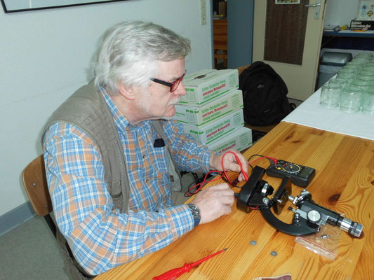 Peter repariert das Micro