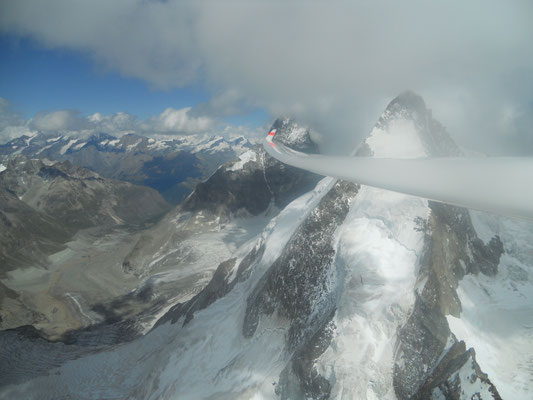 Anflug Matterhorn am Dent Horant vorbei