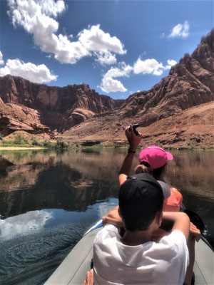 im Kanu auf dem Colorado River