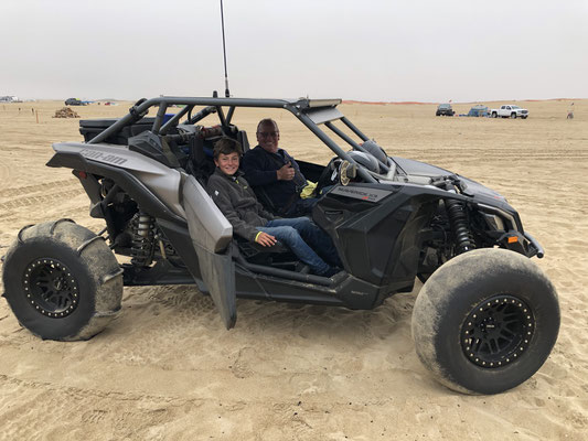 mit diesem Buggy ging es in die Dünen