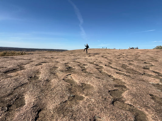 Panorama vom Enchanted Rock aus, um den sich einige Mythen ranken