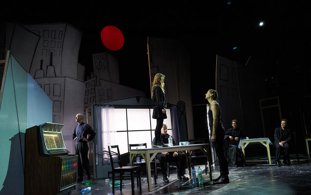 "Trommeln in der Nacht" von Christopher Rüping  Münchner Kammerspiele  Foto: Hans Kopp