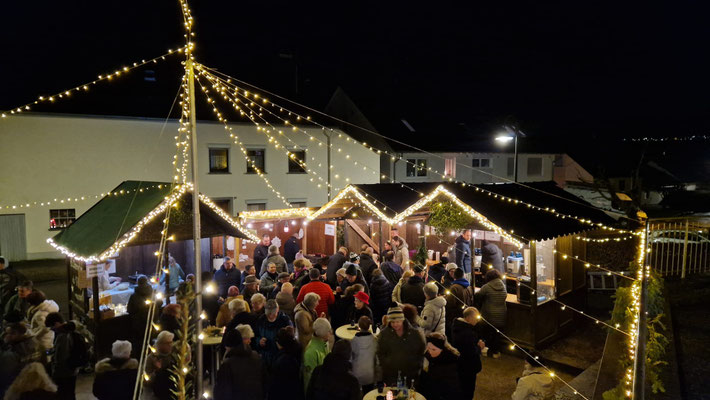 06.12.2025, Advent an der Kapelle