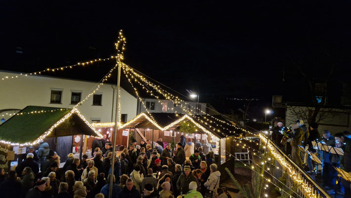 06.12.2025, Advent an der Kapelle