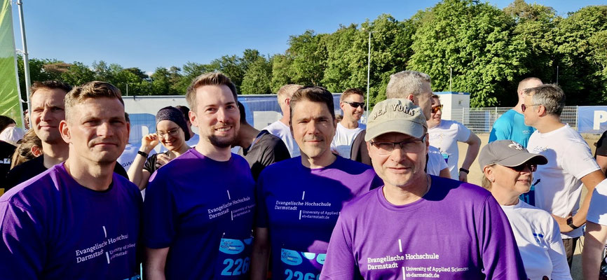 Für die EHD und das IZGS starteten beim Firmenlauf (v. l.): Dr. Arne Lankenau, Tobias Meyer, Prof. Dr. Michael Vilain und Prof. Dr. Michael Schilder | Foto: EHD