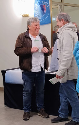 Unsere Mitglieder im Gespräch mit Teilnehmern der Veranstaltung