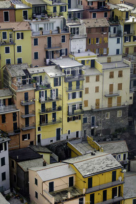 Des maisons hautes en couleurs